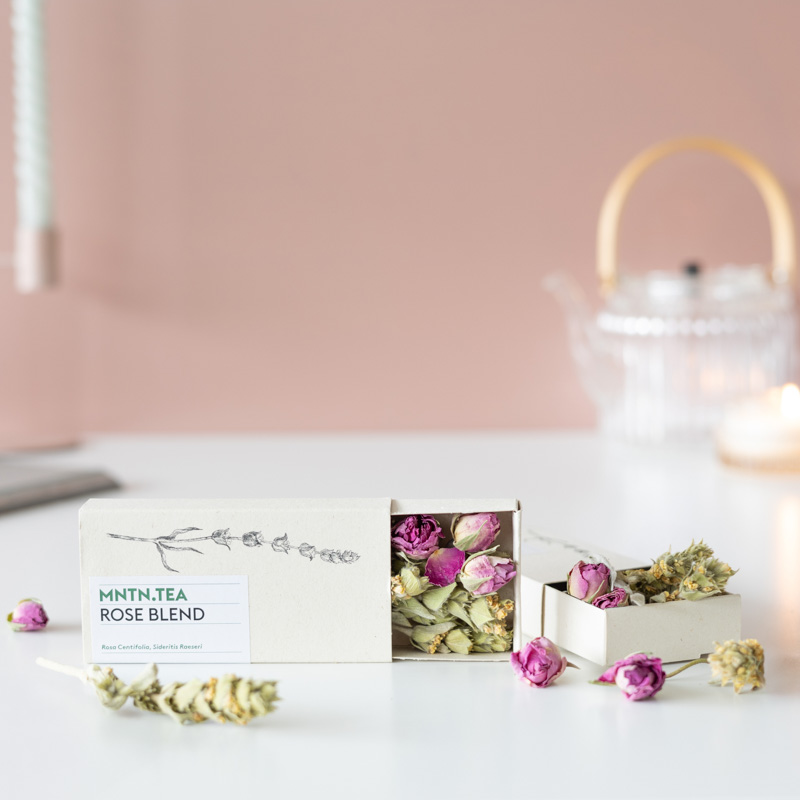 Moederdag Cadeau | Theemoment Rose | Brievenbus thee cadeau | Online thee per post versturen - BloomPost met aandacht voor de natuur