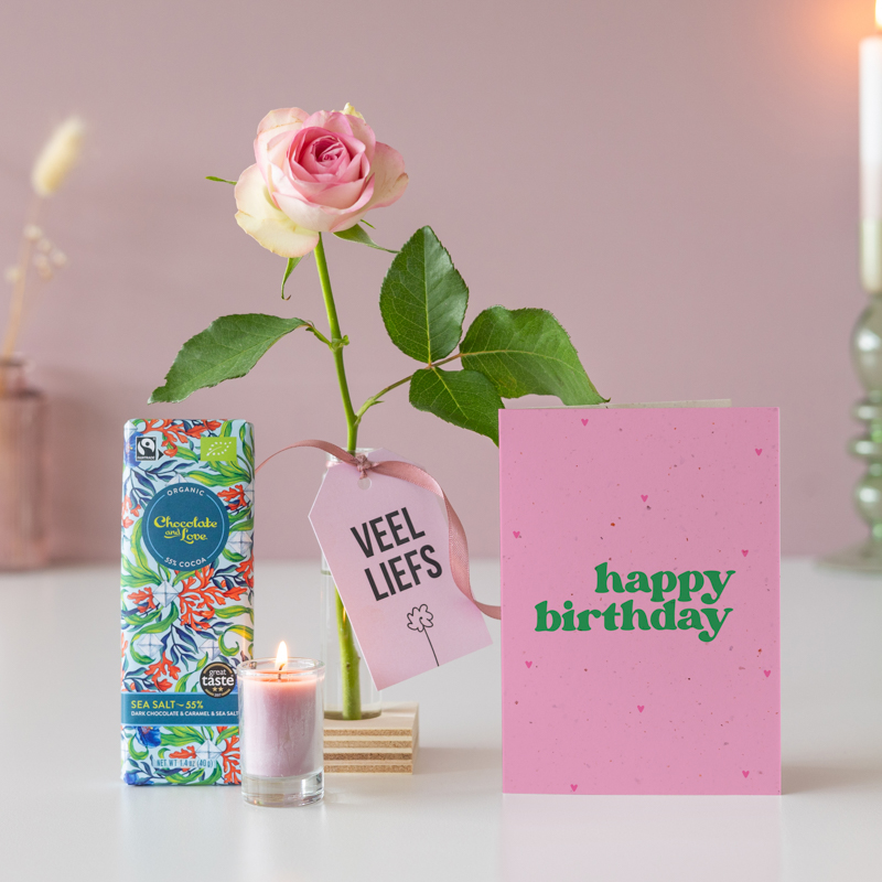 Veel liefs verjaardag Brievenbusbloemen