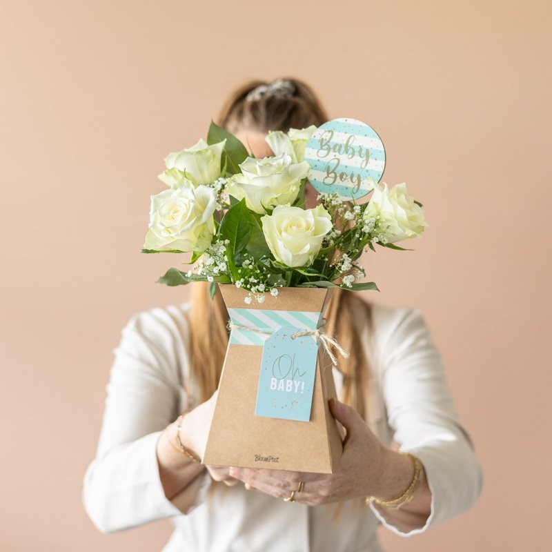Bos witte rozen met steker: Baby Boy 