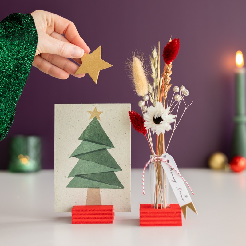 kerstkaart met vaasje droogbloemen