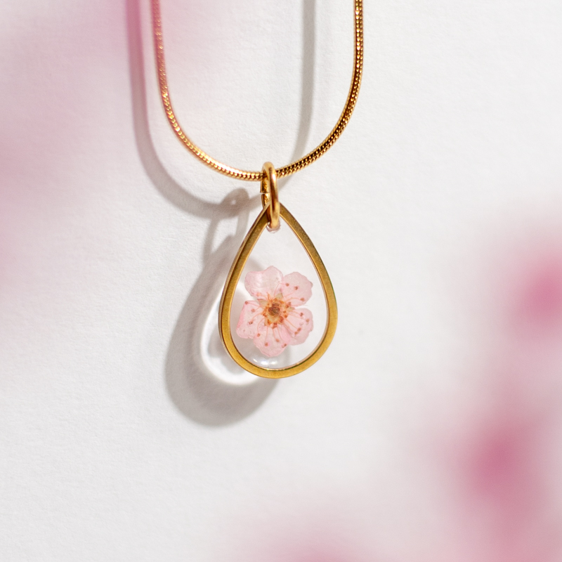 Veerkracht hanger en ketting roze Brievenbusbloemen