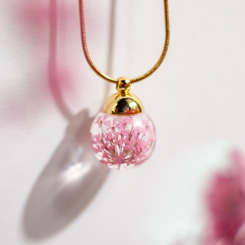 Beschermbloem hanger en ketting Brievenbusbloemen